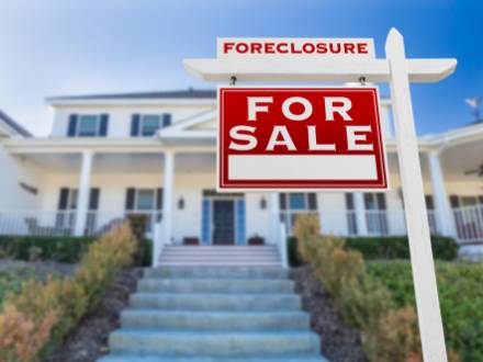 Waukegan, IL foreclosure defense lawyer